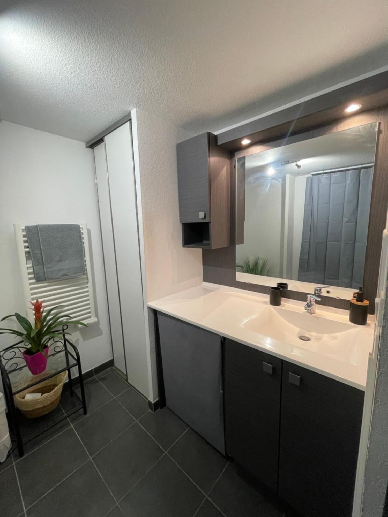 Appartement F2 Neuf Mauguio Buitenkant foto
